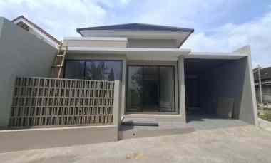 rumah modern view sawah di purwomartani kalasan