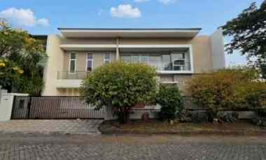 rumah pakuwon city minimalis 2 lantai 17x20 shm 9m
