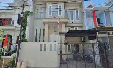 rumah pakuwon city minimalis siap huni furnish