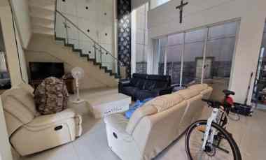 Rumah Pakuwon City Minimalis Strategis Furnish