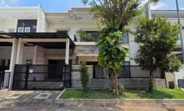 Rumah Pakuwon City Strategis SIAP HUNI Garasi Carport