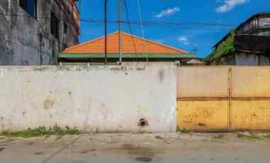 rumah pesapen kali strategis nol jalan