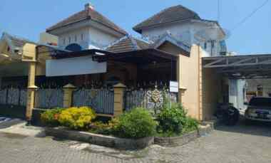 rumah pojok full bangunan