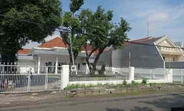 Rumah Pusat Kota Jalan Nias Hadap Timur