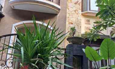 rumah pusat kota jl lesti hadap taman