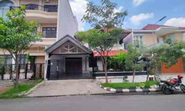 rumah raya sutorejo prima jalan kembar strategis