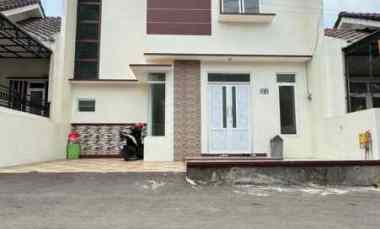 rumah ready stock 2 lantai lokasi di pandanwangi