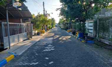 Turun HRG, Rumah Rungkut Mapan, Row 2 Mobil Longgar