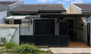 rumah rungkut mapan tengah strategis