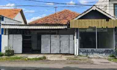 rumah rungkut menanggal strategis