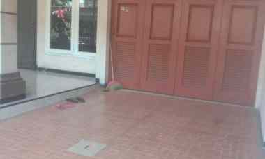 Rumah Rungkut Permai, Hadap Timur