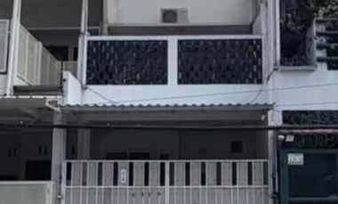 rumah second akses lebar di billymoon pondok kelapa