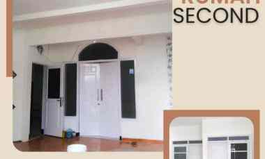 Rumah Second Bagus Terawat dengan 2.5 Lantai