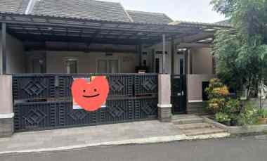 rumah second cantik di bella casa residence depok