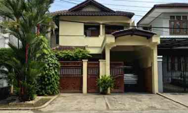 Rumah Second dalam Komplek Elite di Duren Sawit Jaktim