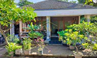 rumah second dengan tanah luas dekat jalan jogja solo