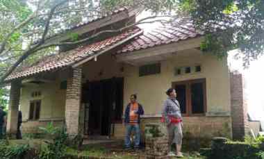 rumah second hitung tanah luas di bedahan depok