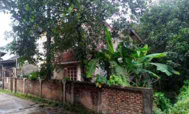 Rumah Second Hitung Tanah Luas di Bedahan Depok