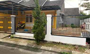 rumah second hook di bella casa depok