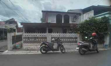 rumah second hook di perumnas depok utara