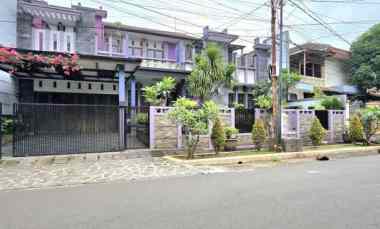 rumah second kokoh terawat di pondok kelapa jaktim