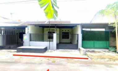 rumah second lokasi dekat bandara siap huni