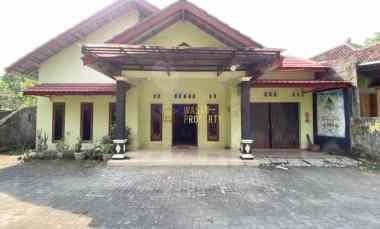 rumah second luas dan nyaman di wates bantul