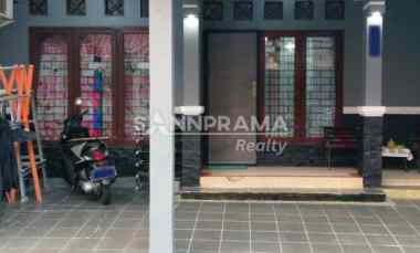 rumah second murah tanah luas siap huni dilimo depok