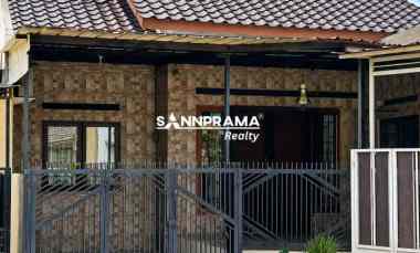 rumah second murah tanah luas siap huni ditapos depok