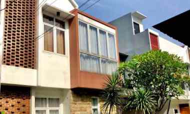 rumah second terawat dalam cluster di kalisari jaktim