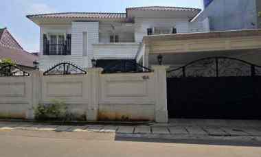 rumah secondary dengan private pool di cipayung