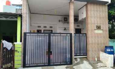 rumah sederhana yang nyaman dan strategis baru renov