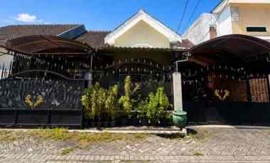 rumah semampir tengah strategis siap huni row 3 mobil