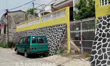 rumah shm luas di beji depok rihlin