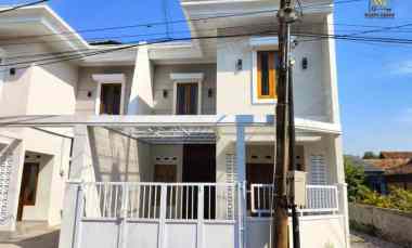 rumah siap huni 2 lantai di maguwoharjo sleman