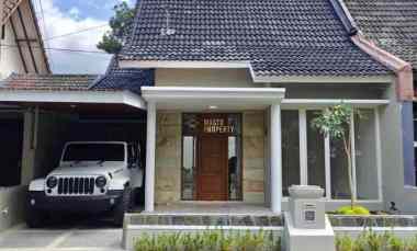 rumah siap huni dalam perumahan dekat jalan palagan