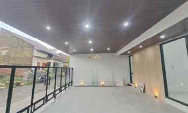 rumah siap huni desain modern 10 menit ke kampus upn