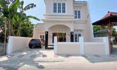 rumah siap huni di lingkungan tenang dan berkembang