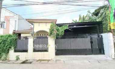 rumah siap huni lahan luas asri di depok 2