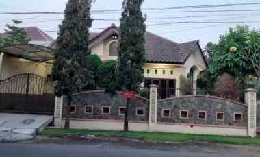 rumah siap huni lokasi poros jalan besar sawojajar