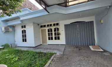 rumah simpang darmo bangunan 2 lantai nego