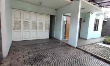 Rumah dengan Lokasi Strategies dan Lengkap