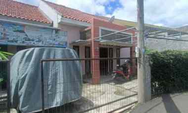 rumah strategis dan nyaman dekat pasar cisalak depok