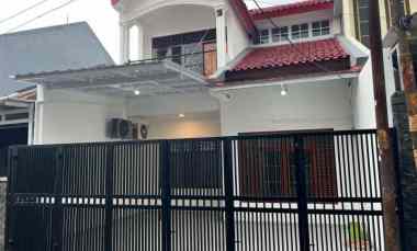 rumah strategis pondok bambu jakarta timur