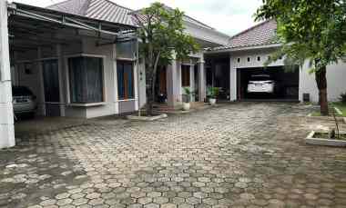 rumah super luas pinggir jalan pepaya raya jagakarsa