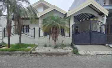 rumah sutorejo utara strategis