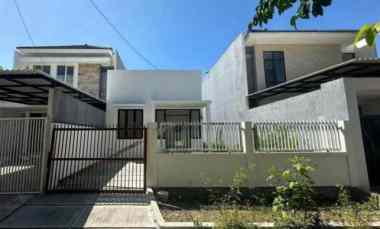 rumah tenggilis mejoyo selatan strategis depan taman