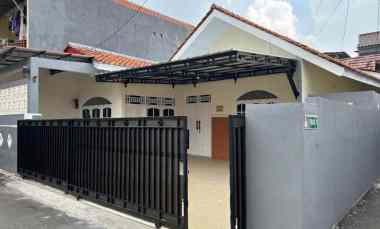 rumah terawat dan siap huni di cijantung jakarta timur