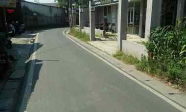 rumah tinggal depannya cafe