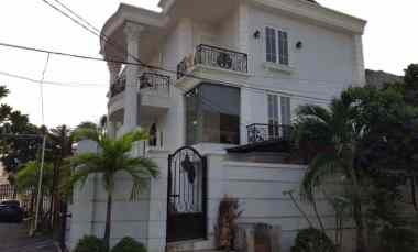 rumah tinggal di kelapa cengkir kelapa gading